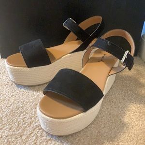 Platform sandals